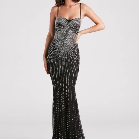 Windsor Black and Silver Prom Dress - Picture 1 of 3